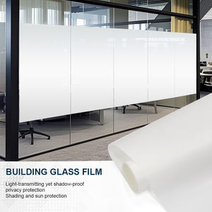 Película de Vidrio Esmerilado Transparente Blanca para Edificios, PVC, 17% VLT, 92% UV, 72% IRR, Película de Tinte para Ventanas y Puertas Arquitectónicas de Oficinas y Baños - Product Image 1