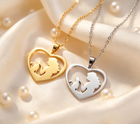 Collier personnalisé avec pendentif cœur fille et chat, cadeau en acier inoxydable plaqué or, bijoux de mode, chaîne avec pendentif cœur