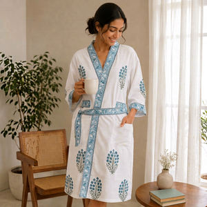 Bata Kimono de Algodón Estampada a Mano con Borde Floral Paisley Azul, Estilo Jaipuri Boho, Ajuste Holgado, para Spa, Hotel, Resort, Venta al por Mayor para Adultos - Product Image 1