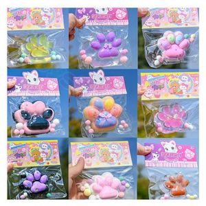 Ensemble de jouets squishy patte de chat Kawaii de qualité supérieure, texture mochi douce à remontée lente, balle sensorielle anti-stress - Product Image 5