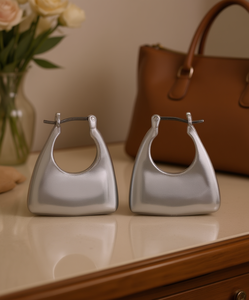 Orecchini a cerchio geometrici tono argento Vince Camuto, gioielli alla moda in lega da donna - Product Image 2