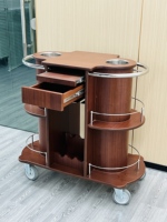 Chariot de bar en bois de luxe personnalisé en acier inoxydable 304 à deux niveaux pour le vin, les spiritueux, l'hôtel, le restaurant, le service de banquet