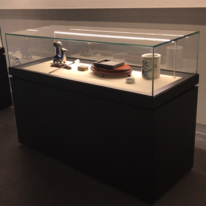 Lastronics HT-018 Vitrine sur pied <span class=keywords><strong>moderne</strong></span> en verre/aluminium gris foncé, personnalisable, écologique et légère pour exposition <span class=keywords><strong>d</strong></span>'<span class=keywords><strong>art</strong></span> muséale - Product Image 5