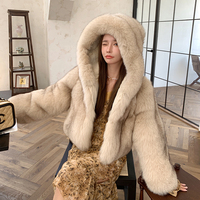 Automne hiver nouvelle mode mignon de haute qualité moelleux à capuche fourrure de renard herbe veste courte manteau pour les femmes
