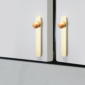 Manija dorada para puerta de armario, tirador simétrico de nogal para puerta de gabinete, herrajes para entrada, cocina y vestidor - Product Image 4