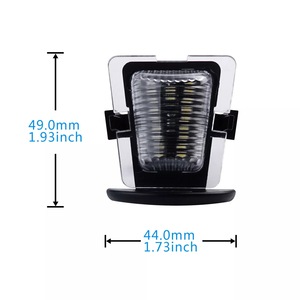 Luz LED para Matrícula de Jeep Wrangler 68064721AA, Tipo de Abrazadera, Luz Blanca, Carcasa Transparente, Distancia entre Orificios de 175 mm - Product Image 4