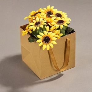 Bolsas de Compra de Papel Kraft Ecológicas Impresas Personalizadas de Alta Calidad con su Propio Logotipo para Empacar Ropa - Product Image 2