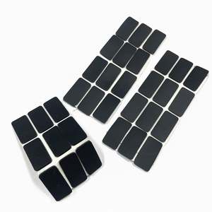 Tapis antidérapant en silicone noir découpé sur mesure, auto-adhésif, résistant à l'usure et durable, pour protection des pieds - Product Image 1