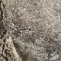 Vente en gros usine – Peau de mouton bouclée sur mesure de 25 mm, fourrure animale véritable, peau brute tannée, haute densité, douce, pour sellerie automobile