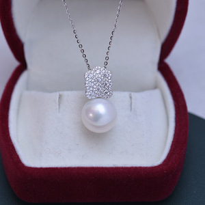 Collar con Colgante de Perlas Finas de Agua Dulce de 12-13 mm, con Cadena de Plata S925, Producto Premium, Venta al Por Mayor - Product Image 4