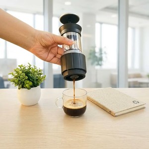 <span class=keywords><strong>Cafetera</strong></span> Espresso Portátil 4 en 1 de Funcionamiento Manual, Totalmente <span class=keywords><strong>Compatible</strong></span> <span class=keywords><strong>con</strong></span> Todos los Principales Sistemas de <span class=keywords><strong>Cápsulas</strong></span> y Café Molido, <span class=keywords><strong>Compatible</strong></span> <span class=keywords><strong>con</strong></span> OEM/ODM - Product Image 3