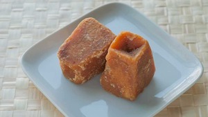 Jaggery en Polvo Orgánico Natural de Primera Calidad, Grado Alimenticio, Endulzante de Jaggery de Caña Pura, Caja de 10 kg, Hecho en Tamil Nadu, India - Product Image 3