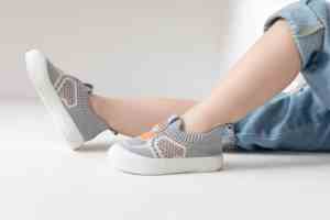 幼児用ファーストウォーキングシューズ、滑り止めTPEソール、滑り止め安全設計、実用的な日常使いに最適なユニセックスキッズシューズ - Product Image 5