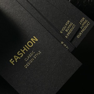 Tùy chỉnh cao cấp quần áo thẻ dày màu đen giấy bạc vàng nổi biển hiệu được thiết kế hàng may mặc treo tag - Product Image 3