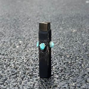 Encendedor de Queroseno Recargable de Estilo Bohemio Personalizado, Diseño Inspirado en Artefactos Místicos, Encendido por Presión, Mecanismo Metálico, Resina Hecha a Mano - Product Image 2