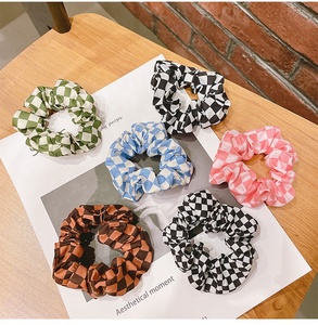 Bán Buôn Cô Gái Đầy Màu <span class=keywords><strong>S</strong></span>ắc Đen Trắng Cổ Điển In Kẻ <span class=keywords><strong>S</strong></span>ọc Patterned Scrunchie Phụ Kiện Checker Scrunchies Rô Tóc Tie - Product Image 6