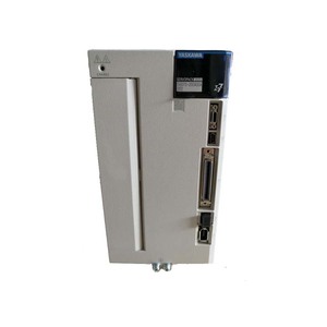Controlador SGD7S200A00A002 Entrada 15A 3PH 200-240VAC 50/60Hz, Salida AC 0-240V 3kW 19.6A, Frecuencia de Bucle de Velocidad 0-500Hz - Product Image 1