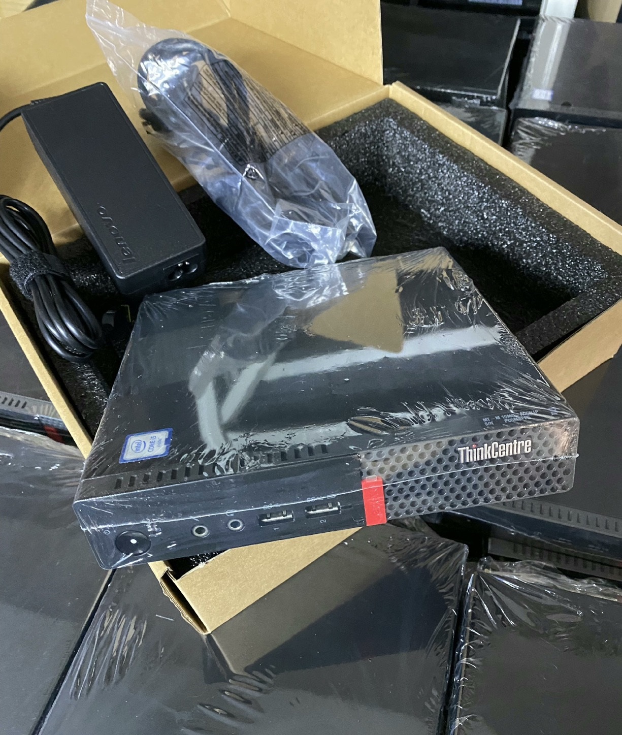 ThinkCentre M700 Core I7-6TH 16G-DDR4 512G-SSD 65W Win10 WIFI