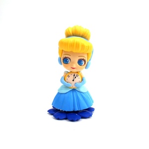 Adorno de estatuilla PVC princesa ojos grandes - Product Image 1