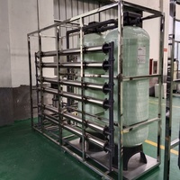 Équipement de traitement d'eau par osmose inverse (RO) personnalisé, contrôlé par PLC, 3000 LPH, avec réservoir sous pression, moteur et propulseur