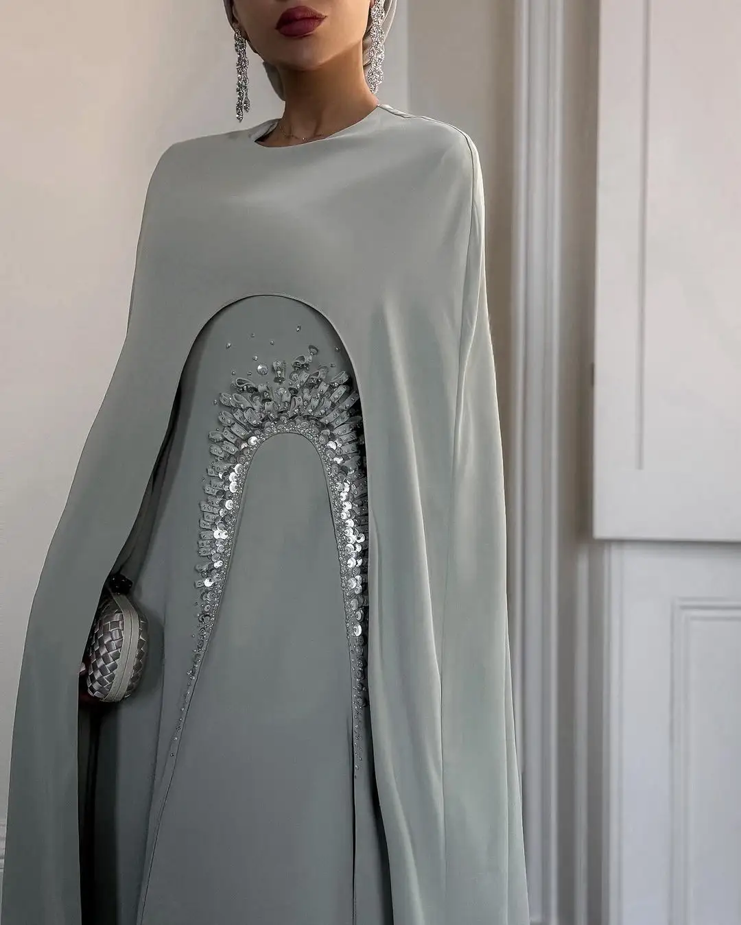 2024 vestito caldo Eid al-Fitr alla moda elegante e dimagrante ricamo aperto ABAYA dimagrante donna musulmano bellissimo abito islamico