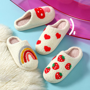 OEM Venta al por mayor de nueva moda de peso ligero Casual para zapatillas de felpa con estampado de corazón borroso plana TPR Suela de <span class=keywords><strong>invierno</strong></span> térmica felpa hogar - Product Image 2