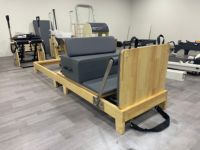 Prix usine pliable Pilates lit d'entraînement Fitness exercice équipement d'étirement Machine haute qualité bois Pilates réformateurs