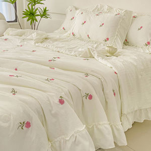 ชุดผ้าห่มผ้าคอตตอนซักนุ่มฤดูร้อนชุดผ้าห่มปักลายดอกกุหลาบไม่ระคายเคืองผิวสไตล์ยุโรป - Product Image 2