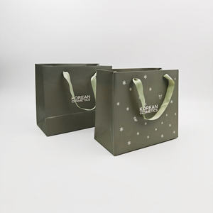 Sacs de shopping en carton vert de luxe avec logo personnalisé, en matériaux recyclés, emballage en gros pour les vêtements, petites entreprises - Product Image 6