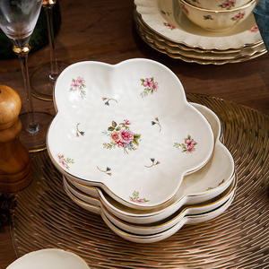 Juegos de <span class=keywords><strong>vajilla</strong></span> de lujo de estilo europeo, plato de gres, taza de té para uso doméstico, <span class=keywords><strong>vajilla</strong></span> de cerámica clásica de nuevo estilo para hoteles - Product Image 4