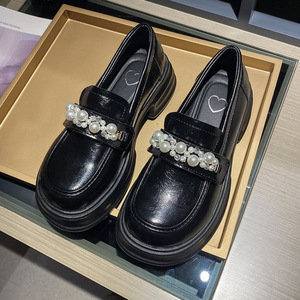 2025 automne britannique Style rétro femmes mocassins en cuir véritable rehaussant la hauteur appartements petites semelle épaisse nouvelles chaussures en cuir verni - Product Image 5