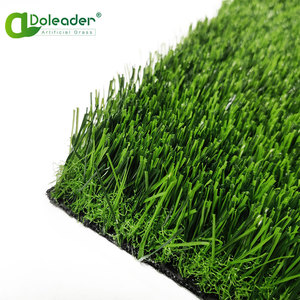 Gazon artificiel décoratif de 10mm en PE, carrelage standard pour terrain de jeux et jardin - Product Image 2
