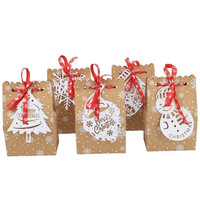 Sac cadeau en papier kraft personnalisé avec logo de Noël, poignée pliable, pour les fournitures de boutiques de cadeaux de Noël