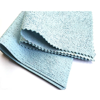 Serviette enduite de PU de microfibre avec des trous de poinçonnage, serviette de chamois enduite de microfibre