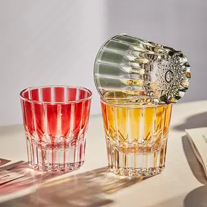Yeni tasarım renkli Drinkware 8oz el oyma çok renkli cam bardak elmas desen eski moda viski bardağı