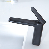 Keran air dingin ruang cuci kuningan Modern desain modern mixer terpasang di dek kamar mandi matte hitam baskom keran air