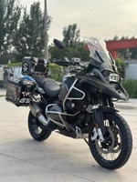 Moto tout-terrain BMW1 1250cc R 1250 GS Adventure, moto de tourisme avec valises latérales