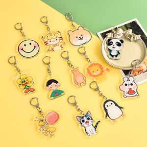 Porte-clés personnalisés en acrylique transparent imprimés sur mesure, breloques en acrylique mignonnes de dessins animés et d'anime en gros pour pendentifs de sac - Product Image 1
