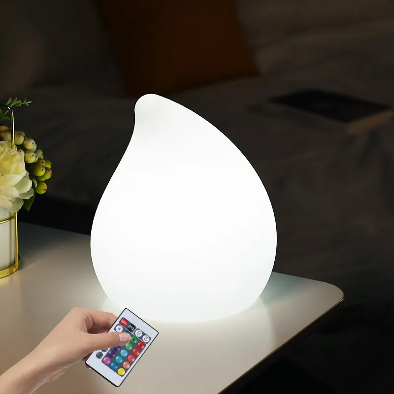 Lampe de table personnalisée en forme de goutte de rosée étanche en plastique PE télécommande intelligente sans fil LED Rgbw changement de couleur rechargeable lumières