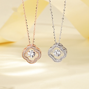 Collana con Ciondolo a Quadrifoglio in Argento Sterling S925, Catena Intrecciata con Cuore Pulsante Incastonato di Zirconi, Regalo per Donne - Product Image 1