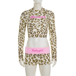 Nuovo Completo Estivo a Due Pezzi con Stampa Leopardata Elasticizzata, Top Corto a Maniche Lunghe <span class=keywords><strong>e</strong></span> Shorts Aderenti - Product Image 5