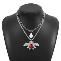 Lot de 3 pièces : Collier pendentif abeille populaire de la série Insectes, Collier avec perles, Boucles d'oreilles clous diamantées abeille vintage, Bijoux de mode pour femme