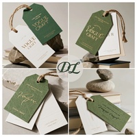 Étiquettes suspendues de luxe pour vêtements avec logo imprimé en typographie, étiquettes en papier personnalisées pour vêtements, étiquette recyclée