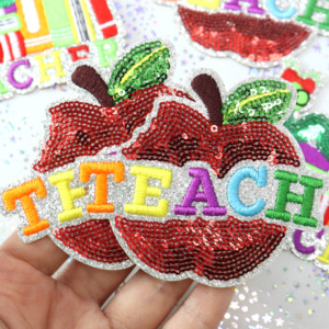 Patch brodé personnalisé <span class=keywords><strong>pomme</strong></span> rouge 3 pouces, patchs à sequins arc-en-ciel pour la Fête des Enseignants, applique scintillante thermocollante pour chapeaux et sacs - Product Image 1