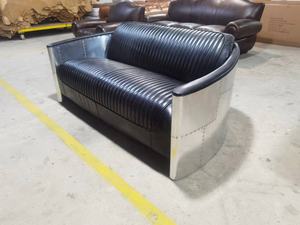 Juego de Sofá y Sillas de Cuero Genuino Tradicional para Sala de Estar con Patas de Madera - Diseño Duradero - Product Image 6