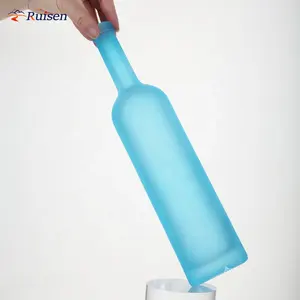 ขวดแก้วสีฟ้าขนาด700มล. ขวดวอดก้าสีโคบอลต์ขวดแก้วสีฟ้า