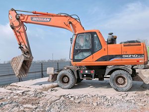 รถขุดล้อยาง Doosan DH210W-7 มือสอง สีเดิมจากโรงงาน ยางดี เครื่องยนต์ เกียร์ มอเตอร์ ใช้งานได้ดี - Product Image 3