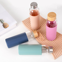 Bouteille d'eau en verre de 550 ml, style classique, écologique, portable, pour les voyages en plein air, les sports, passe au lave-vaisselle, avec couvercle en acier inoxydable