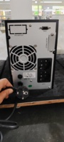 Onduleur monophasé en ligne haute efficacité 900W 1kVA, zéro temps de transfert, onde sinusoïdale pure, 24V, avec batterie au plomb intégrée