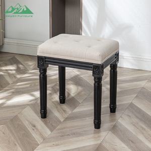 <span class=keywords><strong>Sgabello</strong></span> Versatile Convertibile Wayon per Soggiorno, <span class=keywords><strong>Seduta</strong></span> Imbottita con Bottoni e Gambe in Legno Intagliato Vintage - Product Image 6